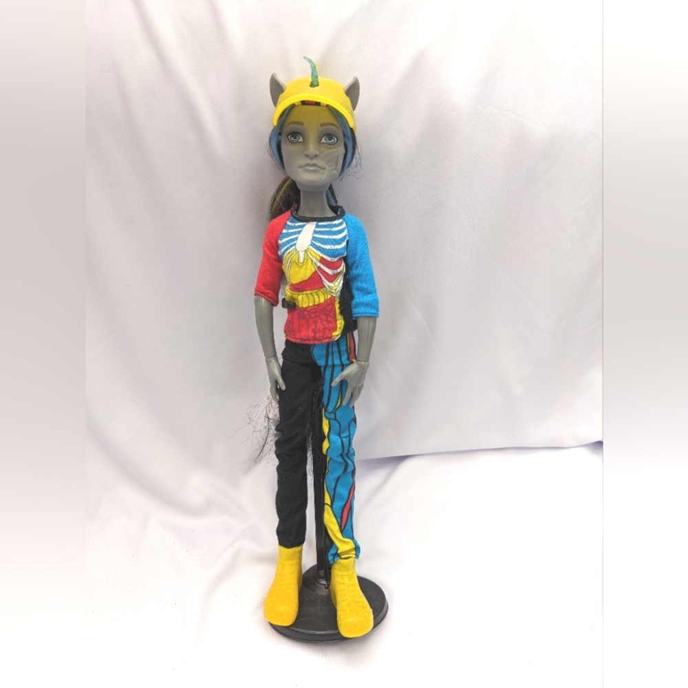 Monster High Freaky Fusion Neighthan Rot Doll